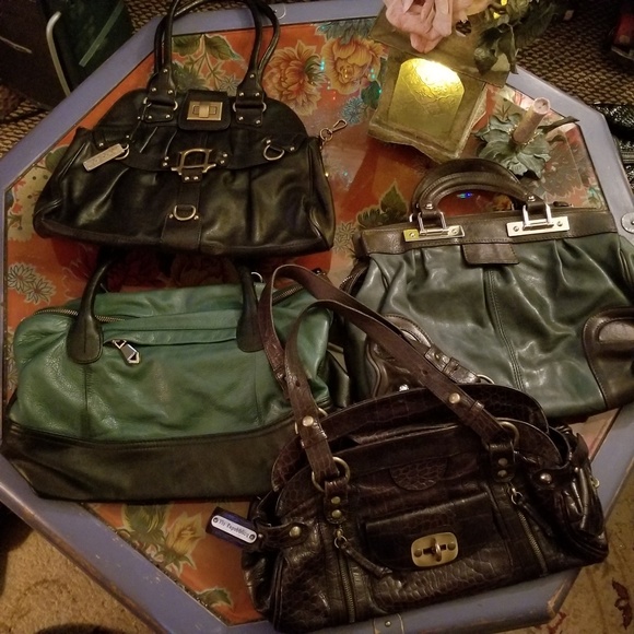 HANDBAG BLOW-OUT! - Picture 2 of 3